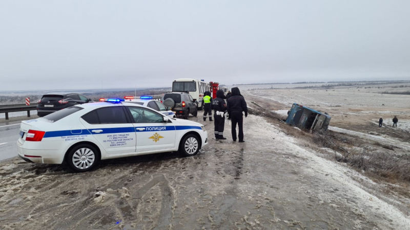 Ветер на трассе «Дон» опрокинул автобус Луганск — Москва с украинцами. Есть жертвы