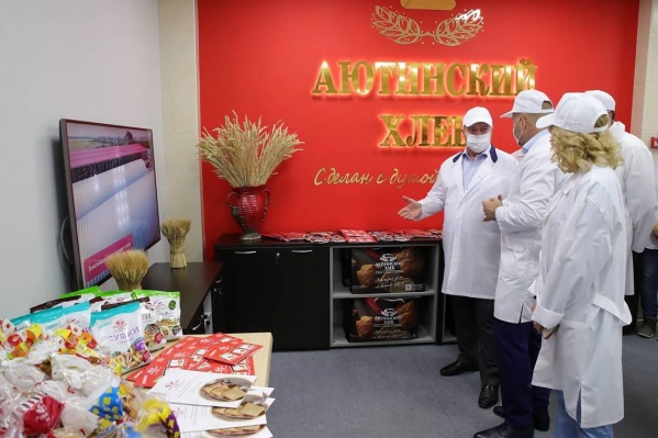 Голубев побывал на предприятии одного из крупнейших производителей хлеба на Дону Голубев побывал на предприятии одного из крупнейших производителей хлеба на Дону