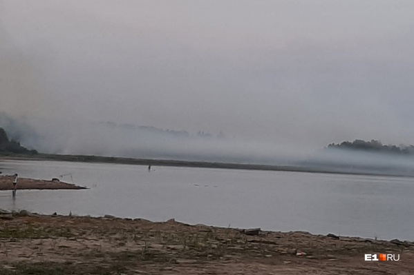 Из-за отсутствия ветра все заволокло дымом