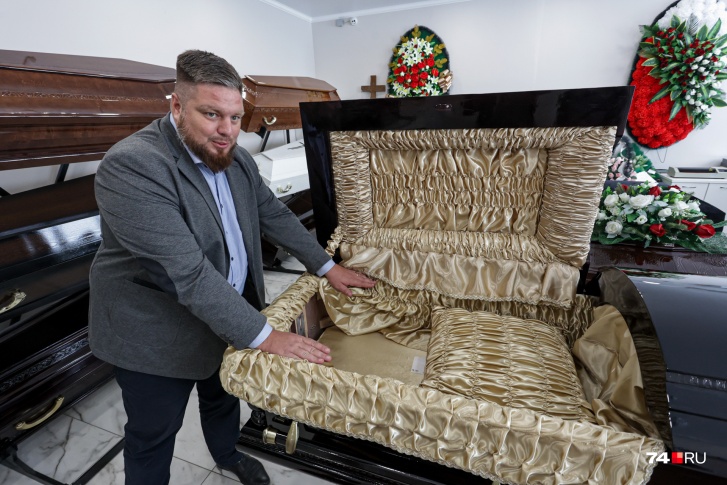 Станислав Гулько считает, что элитные похороны — достойная форма благодарности от детей умершим родителям Станислав Гулько считает, что элитные похороны — достойная форма благодарности от детей умершим родителям