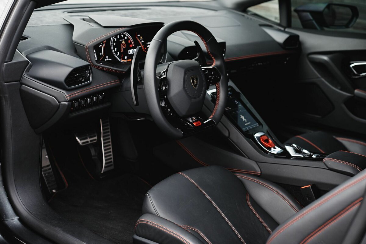 Итальянский автомобиль <nobr class="_">S-класса</nobr> Итальянский автомобиль <nobr class="_">S-класса</nobr>