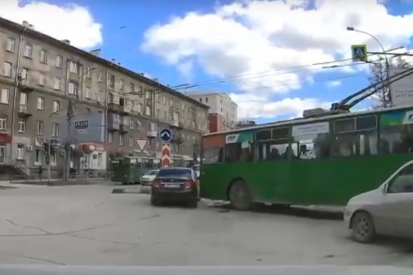 Момент столкновения на кольце Момент столкновения на кольце