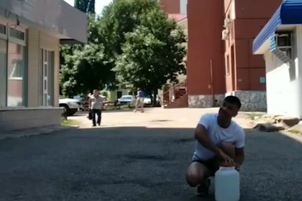 Альбер Шахутдинов из администрации Стерлитамака призывает спасать городских птиц от жары Альбер Шахутдинов из администрации Стерлитамака призывает спасать городских птиц от жары