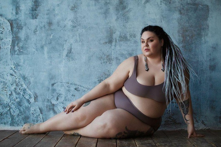 Настя любит фотографироваться и делиться своими снимками в Instagram Настя любит фотографироваться и делиться своими снимками в Instagram