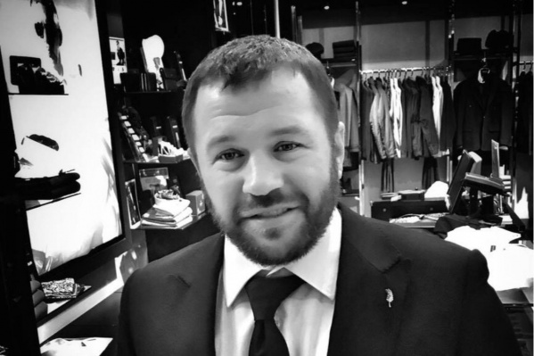 Ранее, по данным профиля на Linkedin.com, Александр работал осветителем в ДК «Камертон»<br> Ранее, по данным профиля на Linkedin.com, Александр работал осветителем в ДК «Камертон»<br>