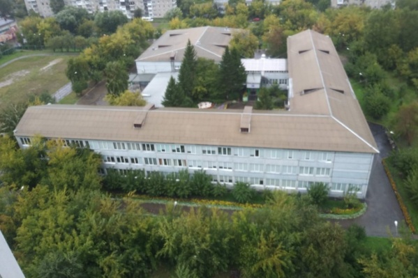 Девочка ударила мужчину в глаз и убежала Девочка ударила мужчину в глаз и убежала
