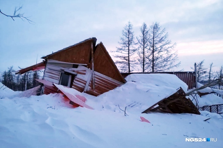 Самый сильный удар пришелся на дома, стоящие ближе к вершине горы Самый сильный удар пришелся на дома, стоящие ближе к вершине горы