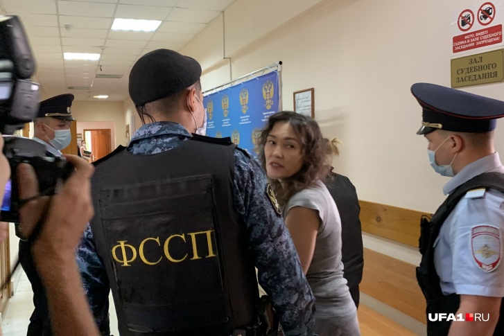Рамиля Саитова во время заседания выглядела изможденной Рамиля Саитова во время заседания выглядела изможденной