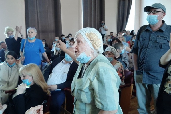 На публичные слушания по бюджету пришло более 200 жителей Калининского района На публичные слушания по бюджету пришло более 200 жителей Калининского района