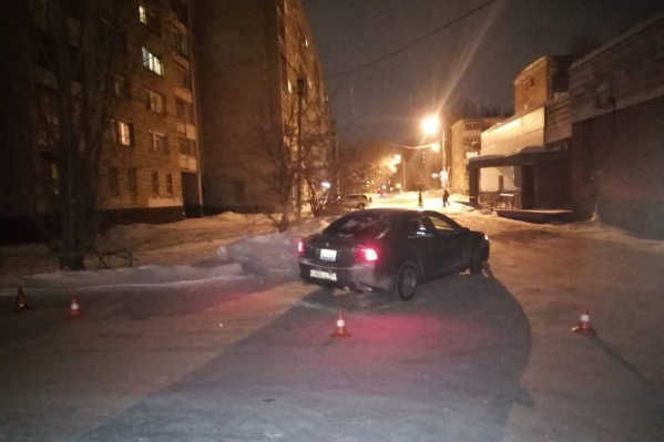 За рулем автомобиля находился 28-летний водитель За рулем автомобиля находился 28-летний водитель