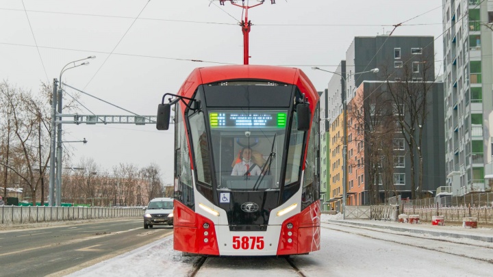 В пермских трамваях возобновили цветовое кодирование маршрутов
