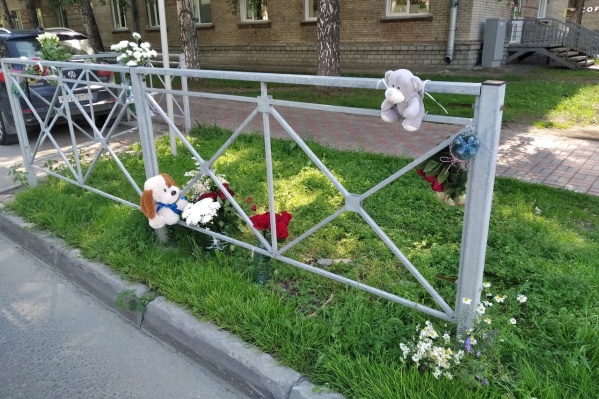 Мать мальчика была рядом, когда он погиб Мать мальчика была рядом, когда он погиб