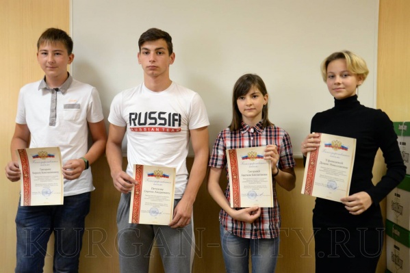 Детям вручили грамоты и провели экскурсию Детям вручили грамоты и провели экскурсию