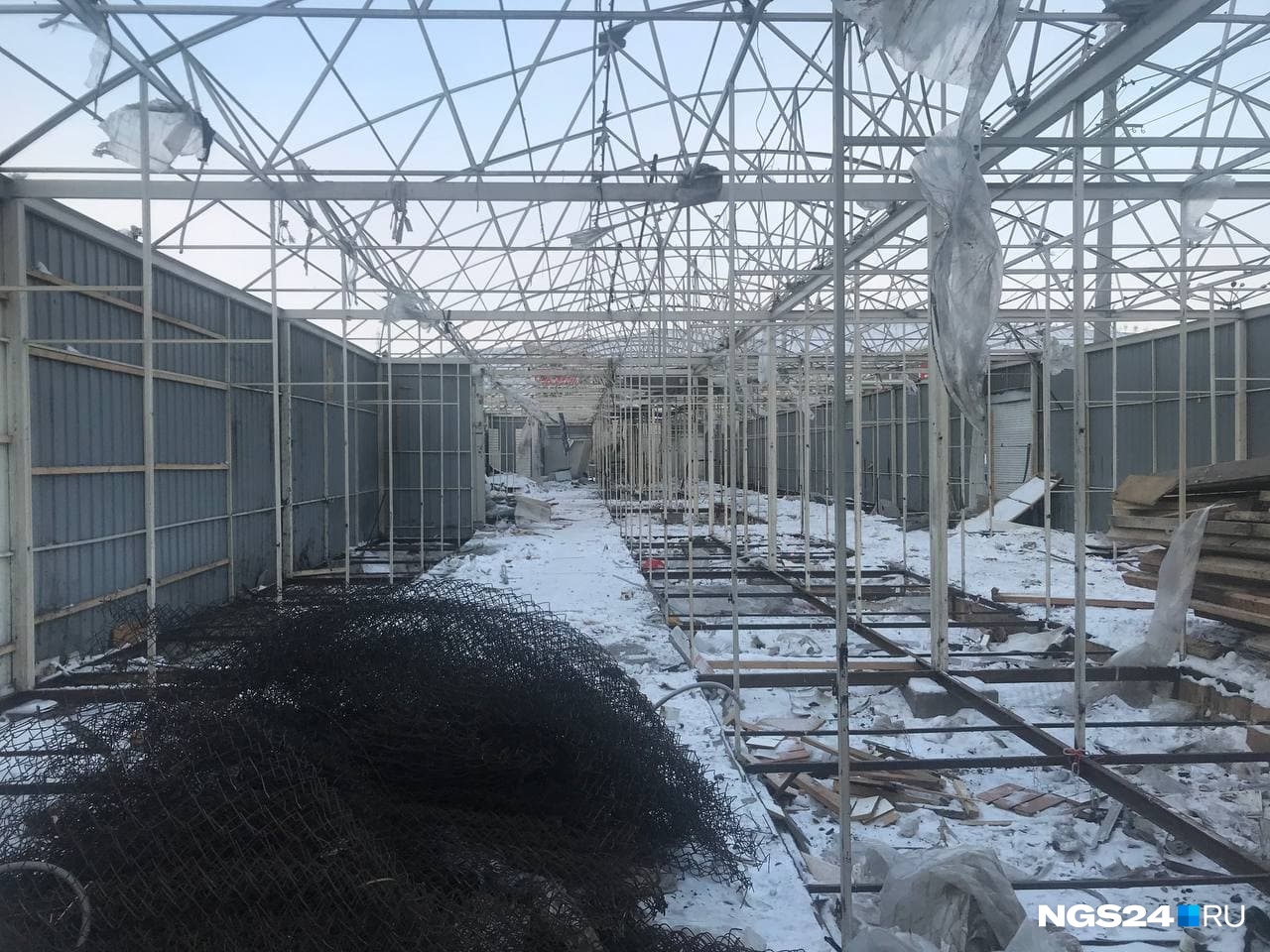 Еще в ноябре здесь шла бойкая торговля Еще в ноябре здесь шла бойкая торговля