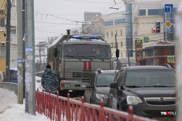 Полиция наготове Полиция наготове