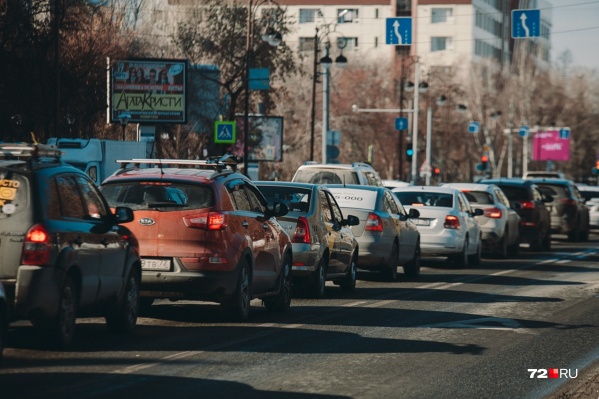 Платные парковки помогают водителям экономить время на поиск места в центре Платные парковки помогают водителям экономить время на поиск места в центре