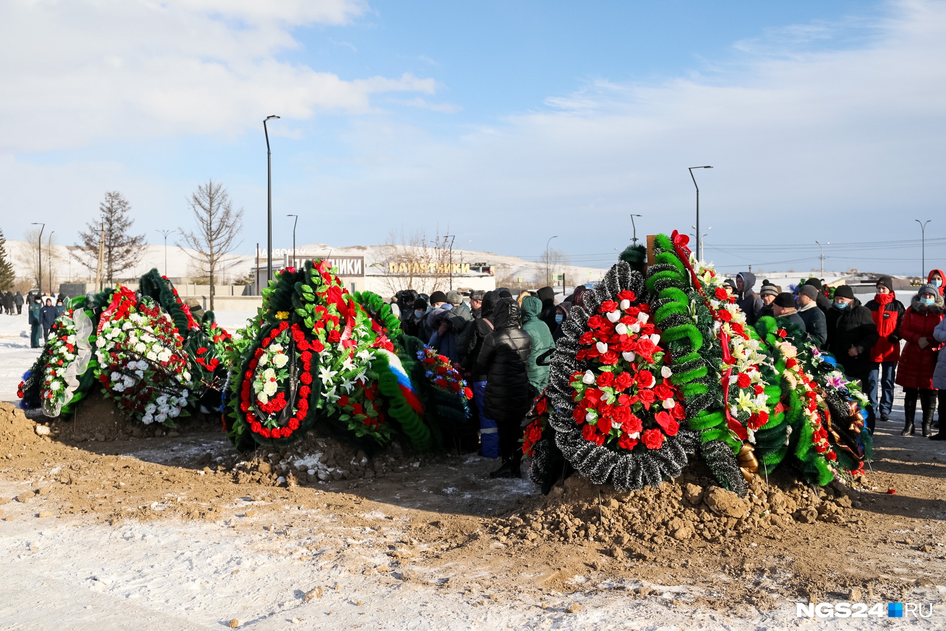 Похоронены герои на новой Аллее Славы кладбища Бадалык Похоронены герои на новой Аллее Славы кладбища Бадалык