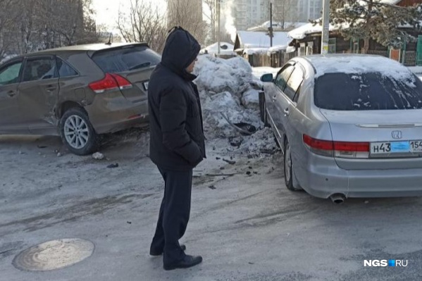 Так встали автомобили после столкновения Так встали автомобили после столкновения
