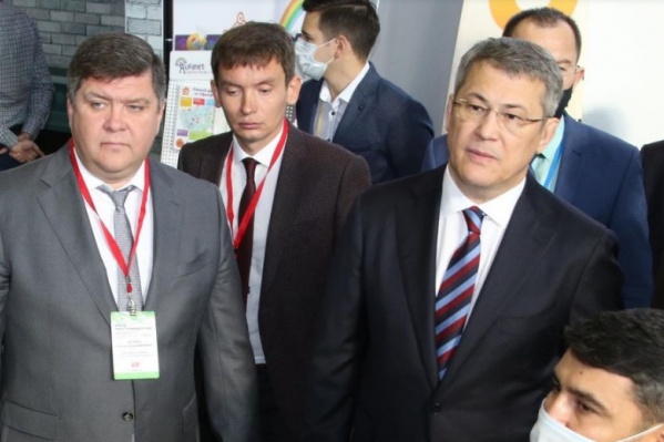 Помощники Радия Хабирова заявляют, что задержание уже второго министра за февраль (Беляев слева) не связано с работой в команде главы Башкирии Помощники Радия Хабирова заявляют, что задержание уже второго министра за февраль (Беляев слева) не связано с работой в команде главы Башкирии