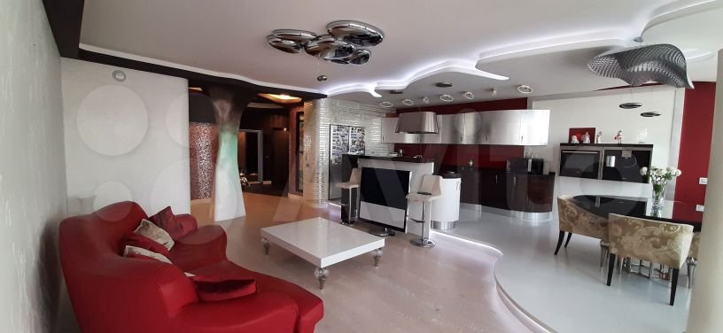 «Стиль и роскошь»: в Кемерово продают элитную 3-комнатную квартиру за 25 млн рублей. Показываем фото