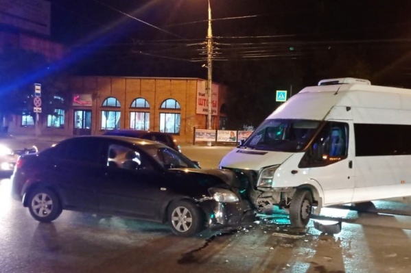 В ДТП пострадали четыре человека В ДТП пострадали четыре человека