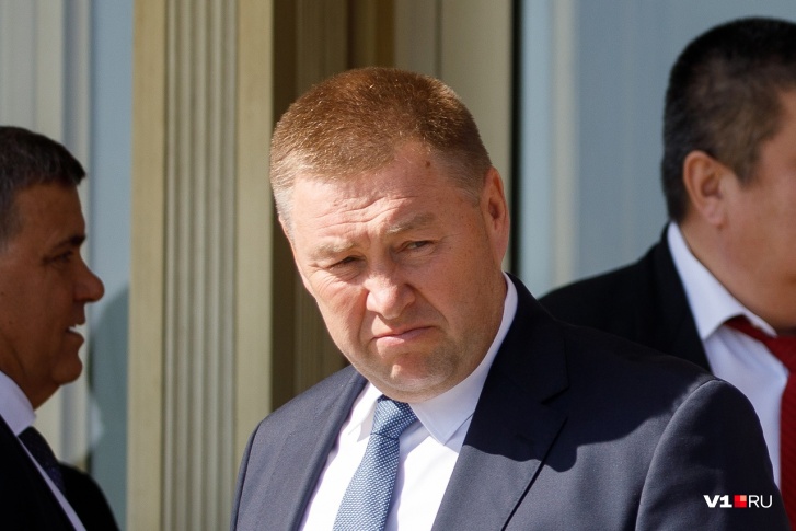 Официально Александр Глинянов не женат, но имеет двух несовершеннолетних детей Официально Александр Глинянов не женат, но имеет двух несовершеннолетних детей