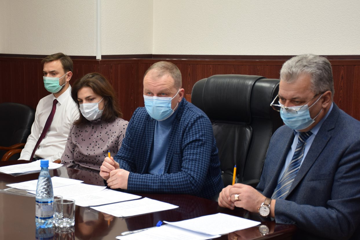 Потапов попросил курганских водителей автобусов не устраивать гонки Потапов попросил курганских водителей автобусов не устраивать гонки