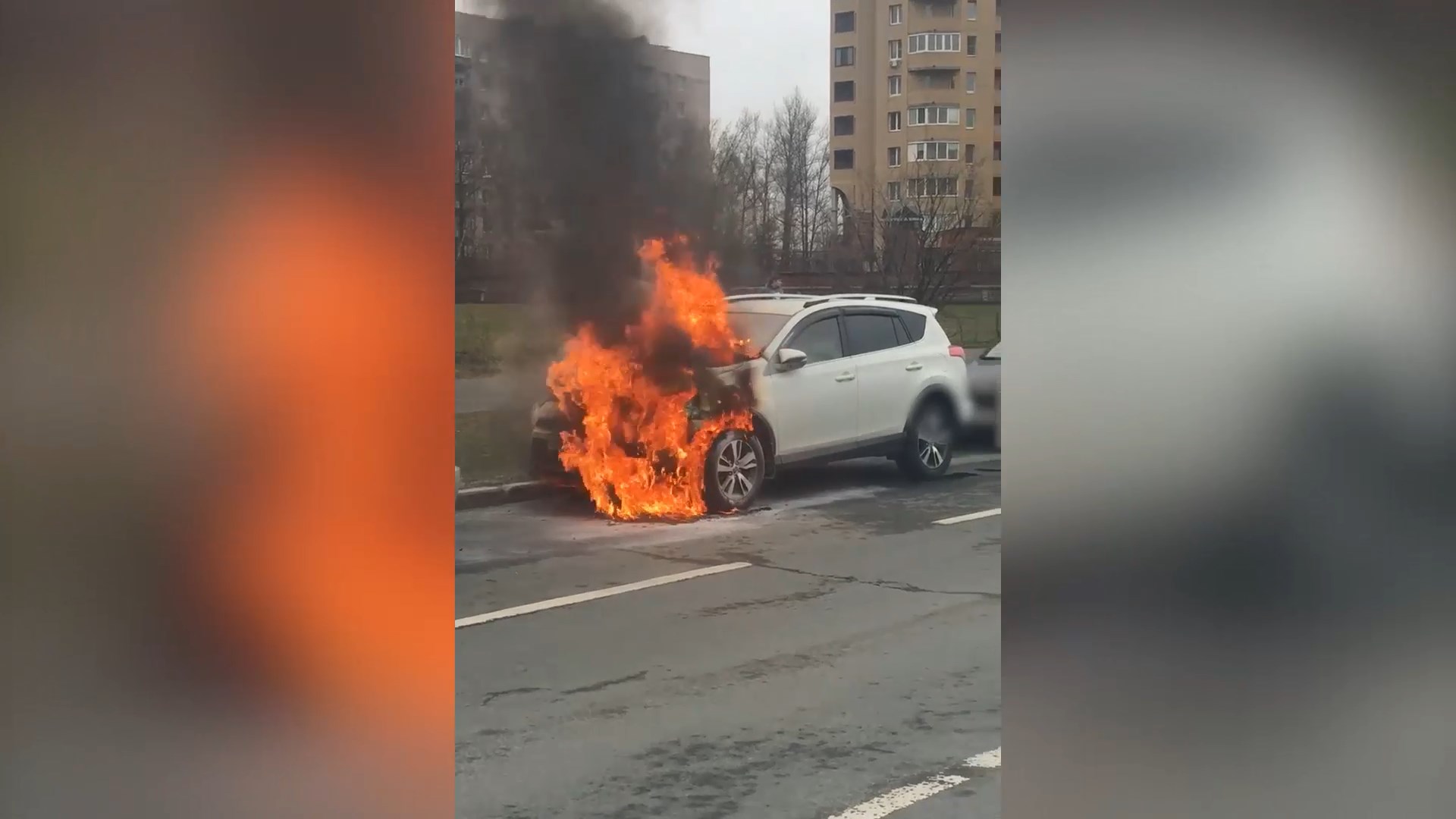 Поджог валберис в питере. Поджог машины в Подмосковье. Поджог машины Дегтярск.