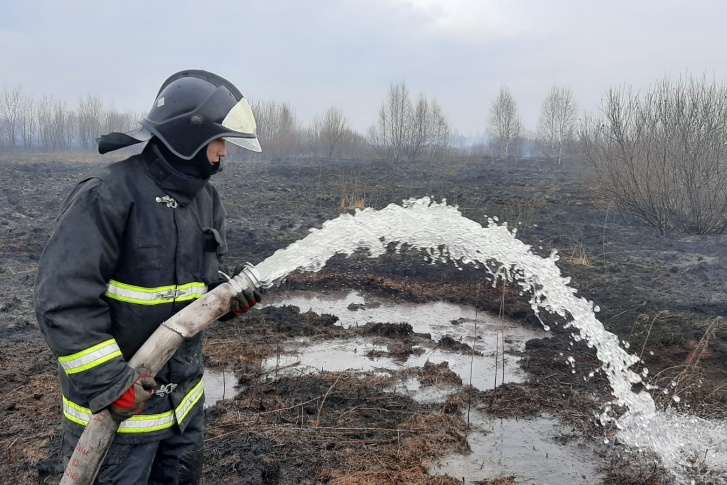 Проливка пожара производится в непрерывном режиме Проливка пожара производится в непрерывном режиме