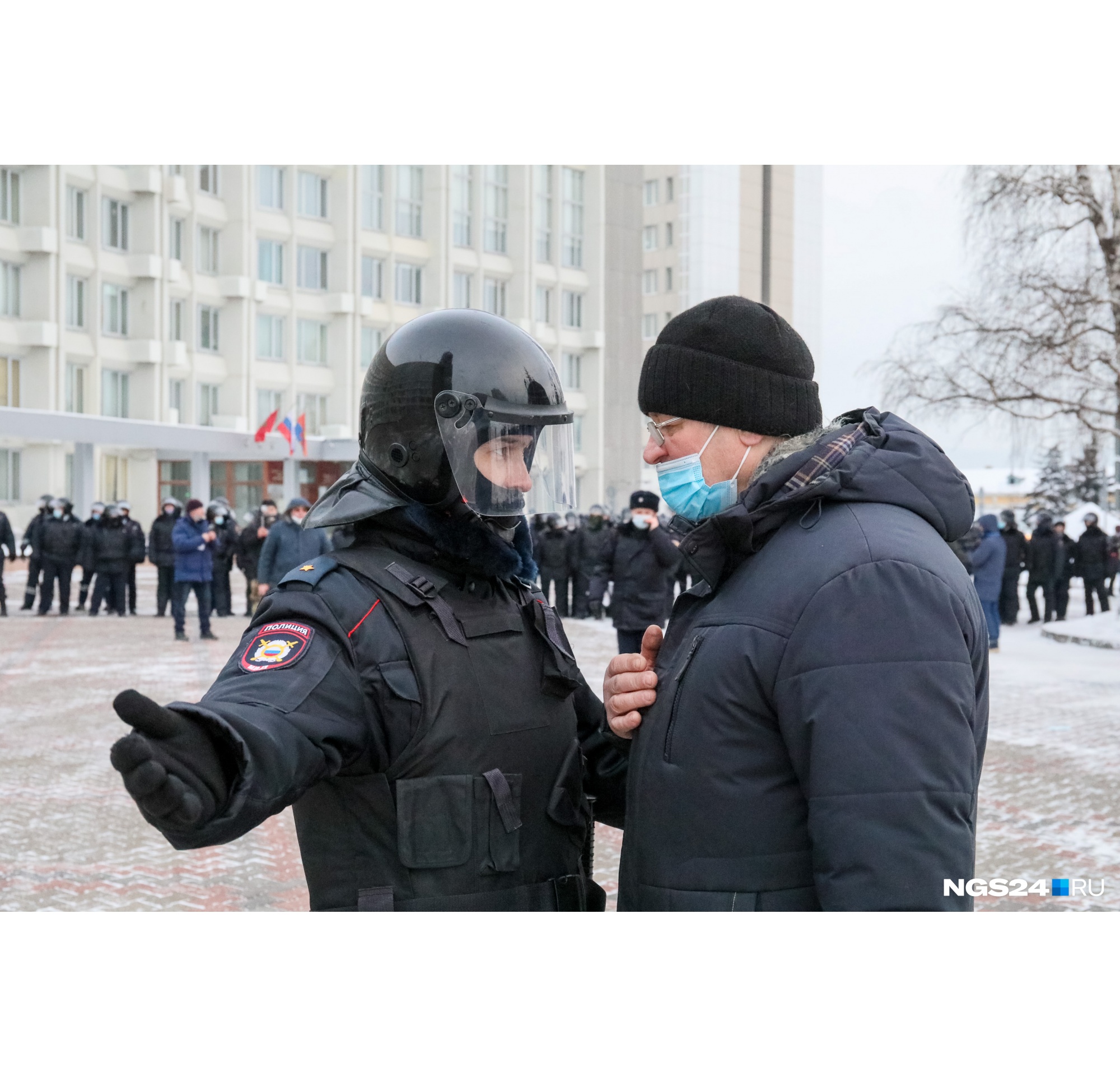 Но были со стороны полицейских и уговоры Но были со стороны полицейских и уговоры