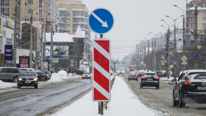 Из-за пробок на перекрестке в центре Архангельска вновь изменили регулировку светофора