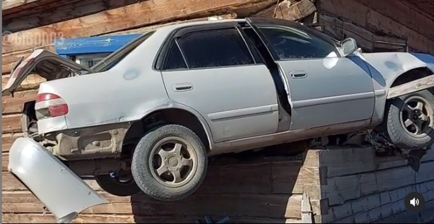 Кадр из видео УГИБДД Бурятии