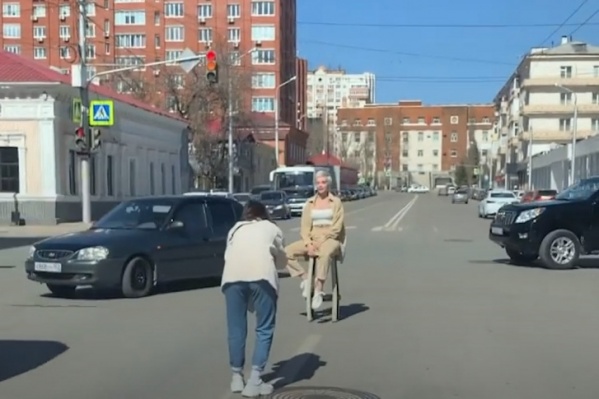 Модель не пожалела о фотосессии Модель не пожалела о фотосессии