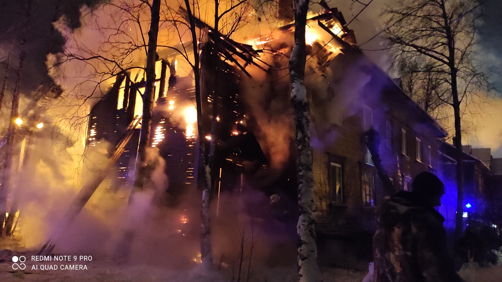 Пожар начался около двух часов ночи<br> Пожар начался около двух часов ночи<br>