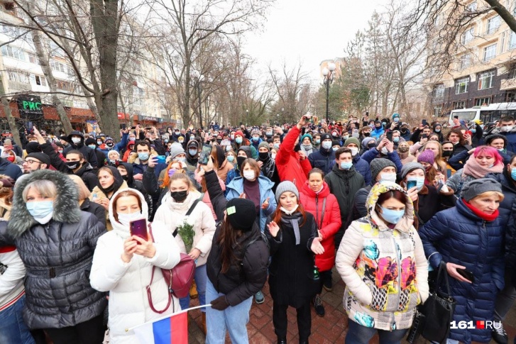 «Мы задумываемся, когда на площади выходят люди»: Голубев — о протестах в Ростове и «дворце Путина»