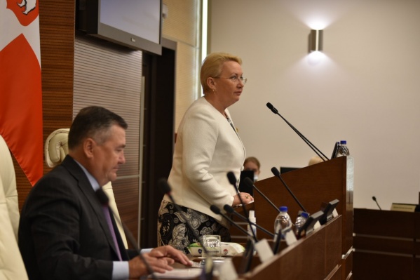 Светлана Денисова выступила с докладом в региональном парламенте Светлана Денисова выступила с докладом в региональном парламенте