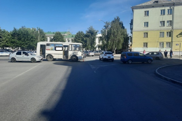 ДТП с ПАЗом произошло на перекрестке возле вокзала ДТП с ПАЗом произошло на перекрестке возле вокзала
