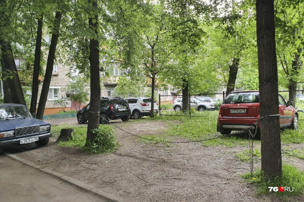 Парковка на Войнова, 3 Парковка на Войнова, 3