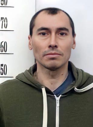 Александр Новиков осужден в 2000 году на 23 года за убийство, вымогательство, кражу и незаконный сбыт огнестрельного оружия