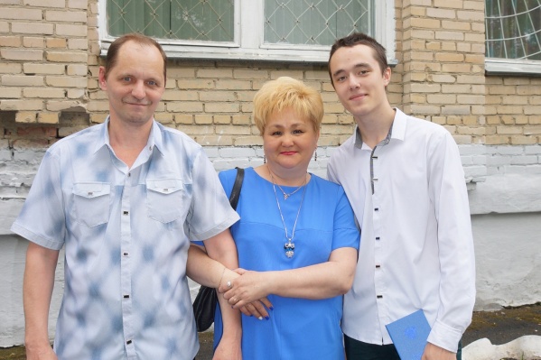В KIA ехала семья из Златоуста, за рулем был 20-летний сын В KIA ехала семья из Златоуста, за рулем был 20-летний сын