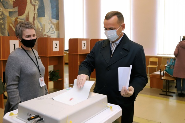 Губернатор пошутил, что проверит, кто голосовал, а кто нет Губернатор пошутил, что проверит, кто голосовал, а кто нет