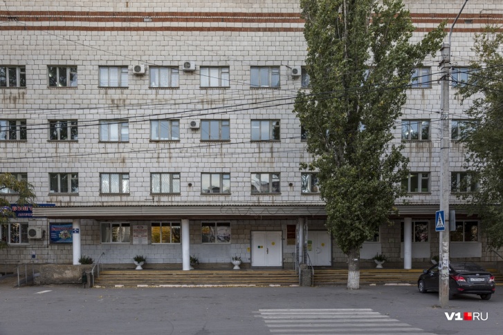По словам пациентов и медиков, сейчас в роддоме нет неонатологов По словам пациентов и медиков, сейчас в роддоме нет неонатологов