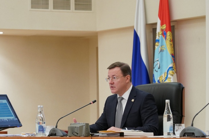 Дмитрий Азаров привлек к обсуждению бюджета общественность Дмитрий Азаров привлек к обсуждению бюджета общественность