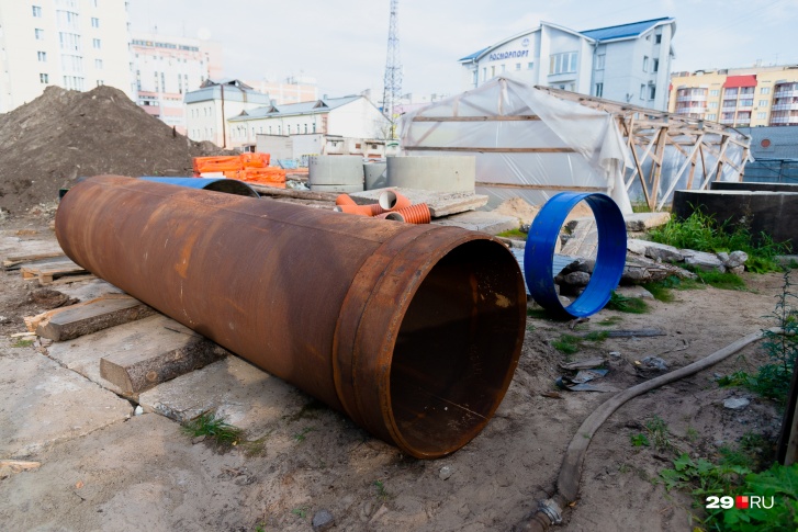 Часть старых труб водовода заменят новыми Часть старых труб водовода заменят новыми