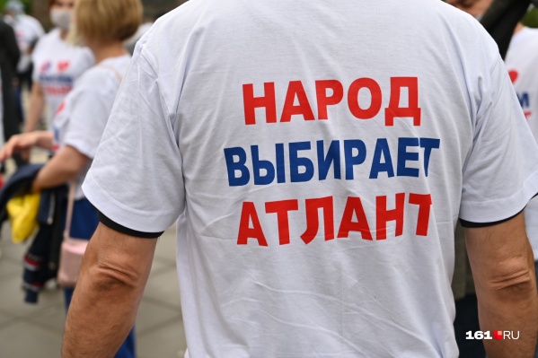 Предприниматели заказали такие футболки, чтобы подчеркнуть сплоченность Предприниматели заказали такие футболки, чтобы подчеркнуть сплоченность