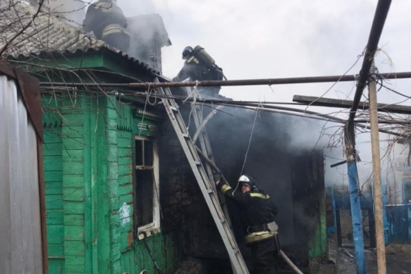 К приезду пожарных деревянный дом горел уже весь К приезду пожарных деревянный дом горел уже весь