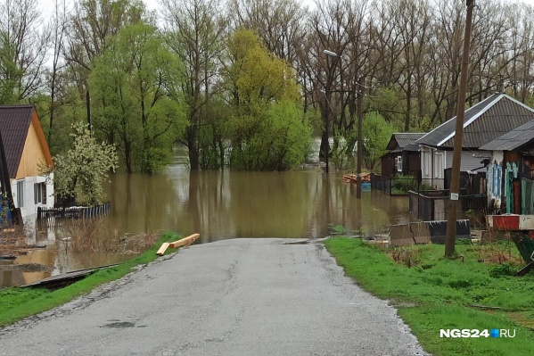 Вода продолжает подниматься Вода продолжает подниматься