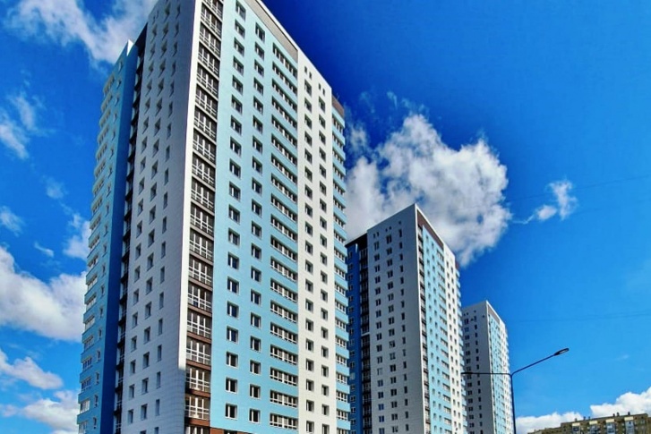 Три дома-близнеца — самые высокие здания на Левом берегу