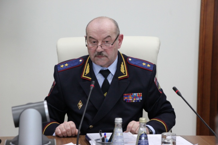 Александр Винников <a href="https://63.ru/text/gorod/2017/06/18/50507581/" target="_blank" class="_">возглавил полицию</a> области <nobr class="_">в 2017 году</nobr><br> Александр Винников <a href="https://63.ru/text/gorod/2017/06/18/50507581/" target="_blank" class="_">возглавил полицию</a> области <nobr class="_">в 2017 году</nobr><br>