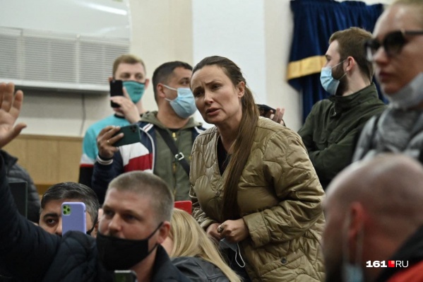 Торговцы встретились с представителями администрации Аксайского района, но к компромиссу сторонам прийти не удалось Торговцы встретились с представителями администрации Аксайского района, но к компромиссу сторонам прийти не удалось